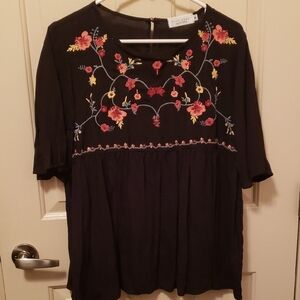 Chic Black Floral Embroidered Blouse